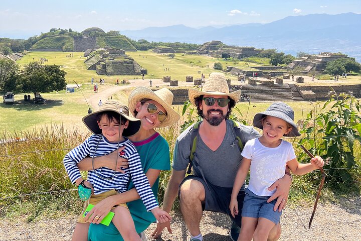 Private Tour: Monte Albán, Hierve el Agua, Teotitlán and Mezcal