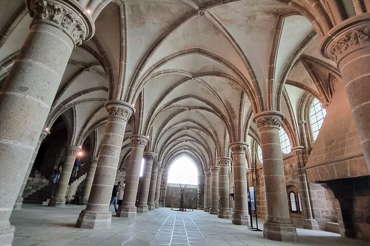2 hour guided tour of Mont Saint Michel, abbey ticket included