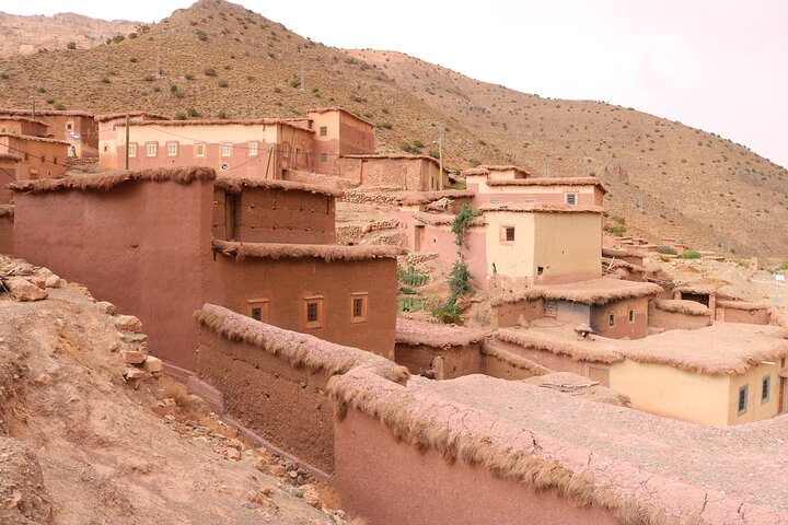 Dades Gorge - Roses Valley -1000 Kasbah ruins Trek