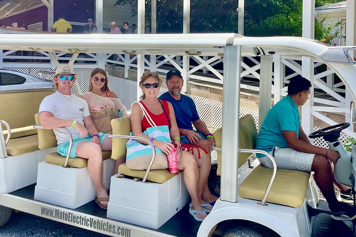 Roatán Private Snorkeling, Wildlife Park, and West Bay Beach