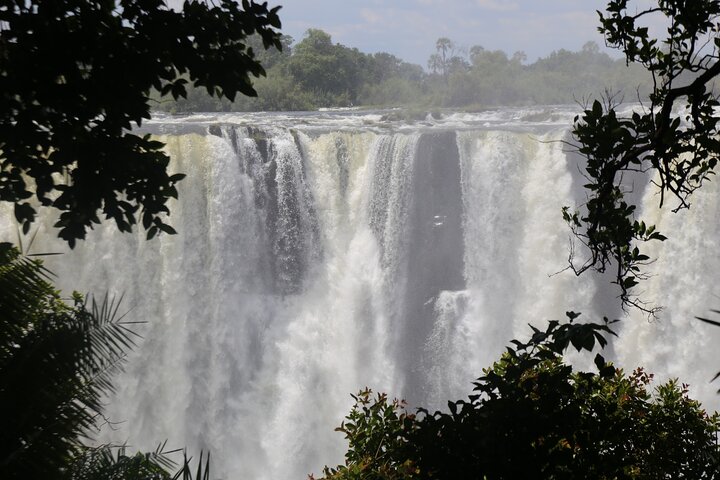 Zimbabwe & Zambia: Guided Tour of the Falls from Both Sides