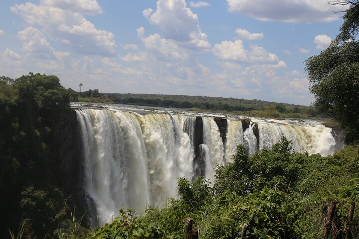Zimbabwe & Zambia: Guided Tour of the Falls from Both Sides