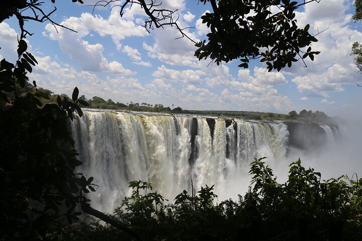 Zimbabwe & Zambia: Guided Tour of the Falls from Both Sides