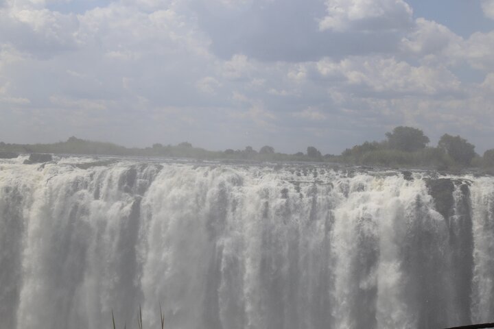 Zimbabwe & Zambia: Guided Tour of the Falls from Both Sides