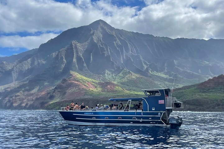 Kauai: NaPali Boat Tour on the Amelia K