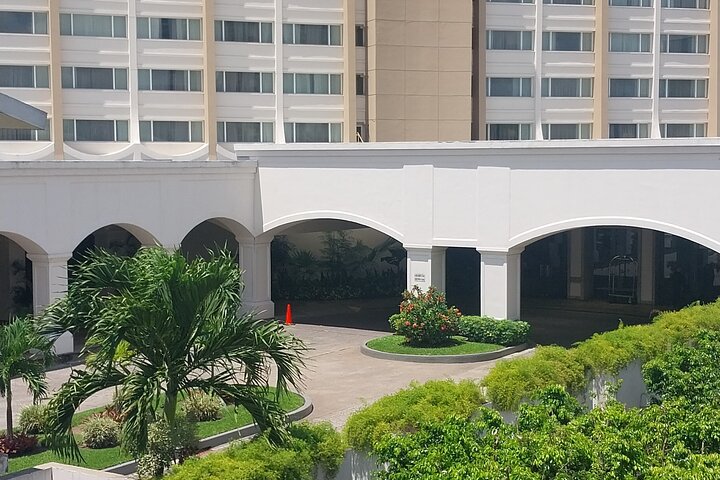 Transportation to HOTEL REAL INTERCONTINENTAL SAN SALVADOR