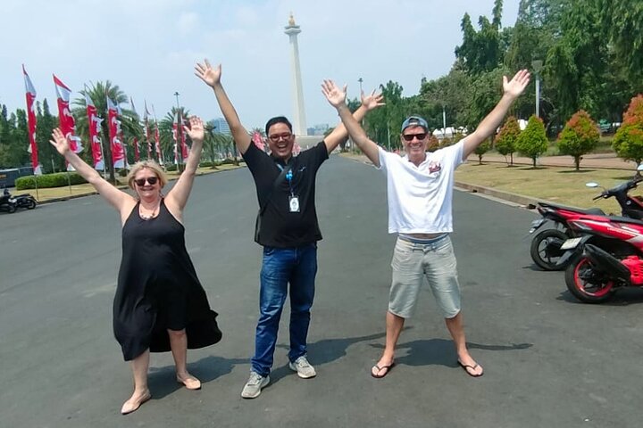 Jakarta Half Day Visit The Monument with Highlight City Tour