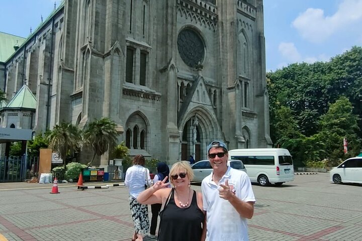 Jakarta Half Day Visit The Monument with Highlight City Tour