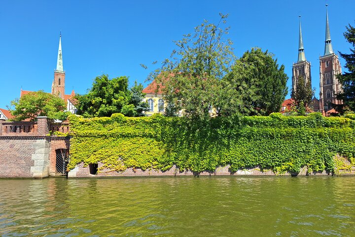 Wroclaw: Premium Catamaran Cruise at BARBARKA Riverside Bar