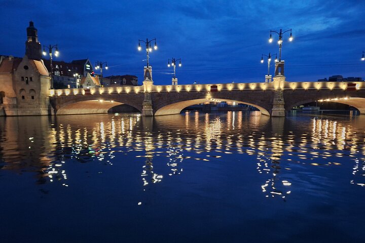 Wroclaw: Premium Catamaran Cruise at BARBARKA Riverside Bar