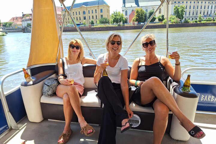 Wroclaw: Premium Catamaran Cruise at BARBARKA Riverside Bar