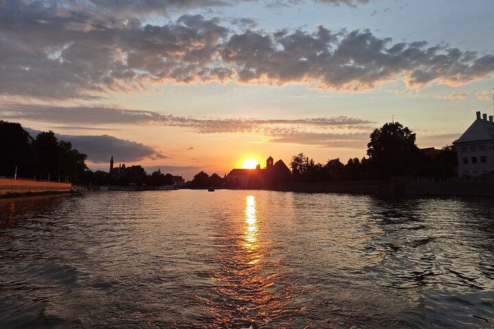 Wroclaw: Premium Catamaran Cruise at BARBARKA Riverside Bar