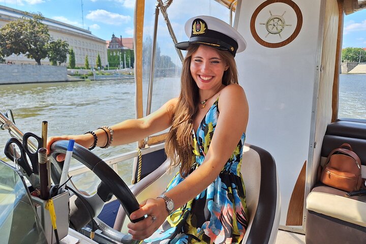 Wroclaw: Premium Catamaran Cruise at BARBARKA Riverside Bar
