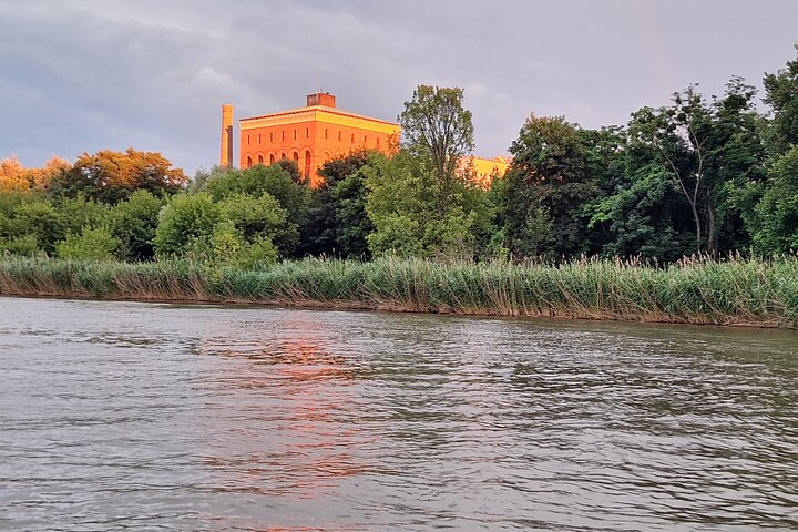 Wroclaw: Premium Catamaran Cruise at BARBARKA Riverside Bar