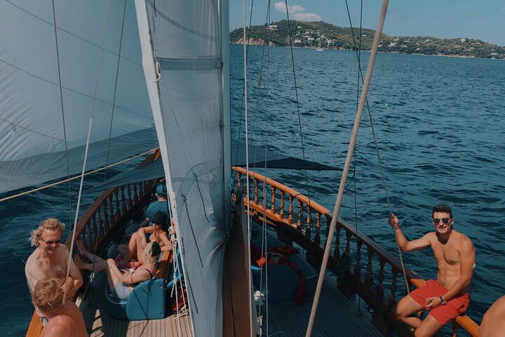 All-Inclusive Semi-Private Sailing Cruise
