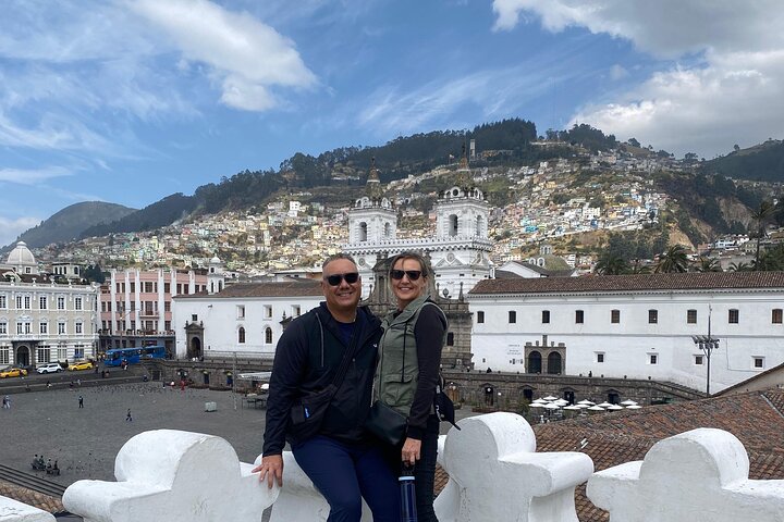 PRIVATE City Tour: Quito Colonial, Half the World and Cable Car