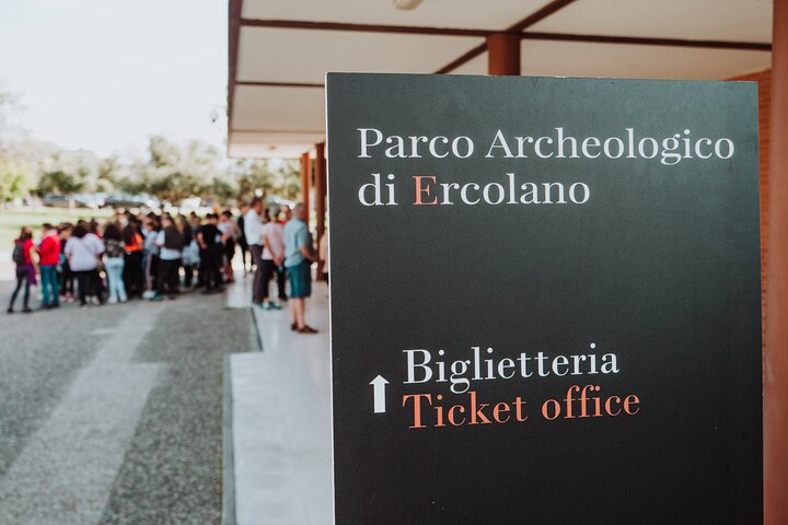 Pompeii and Herculaneum Small Group Tour with an Archaeologist