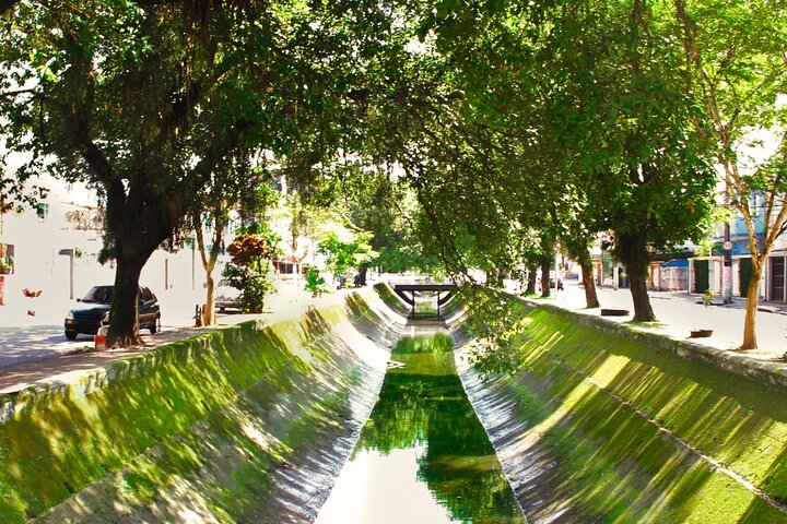 Explore Santos on a full-day tour! (1 to 18 people)