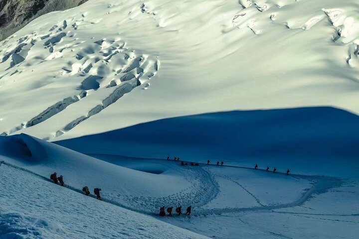 Huayna Potosi 6088m. 2 Day Climb