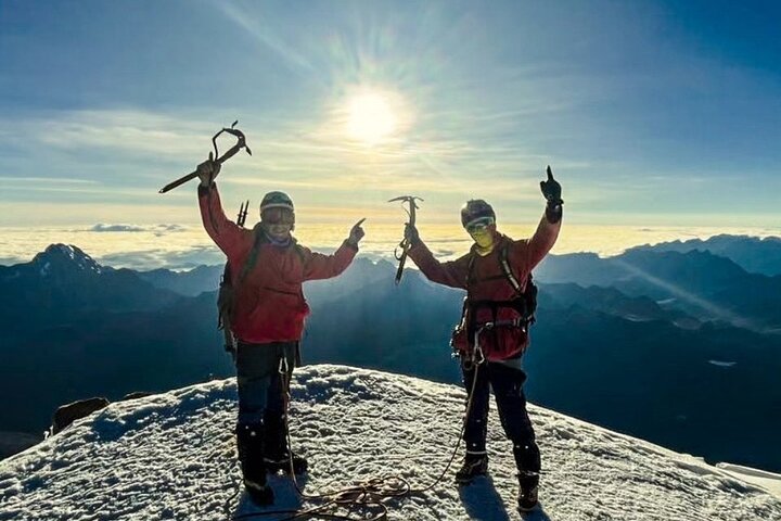 Huayna Potosi 6088m. 2 Day Climb