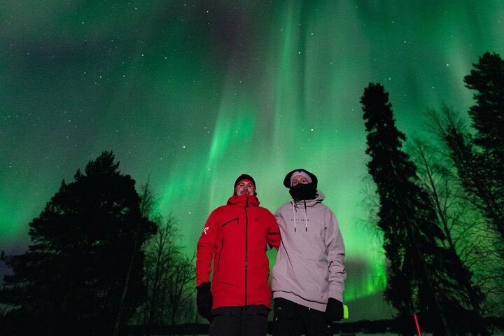 Rovaniemi: Northern Lights Pro Guaranteed - Unlimited Distance