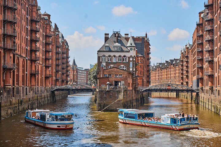 Hamburg: 2-hour harbor cruise
