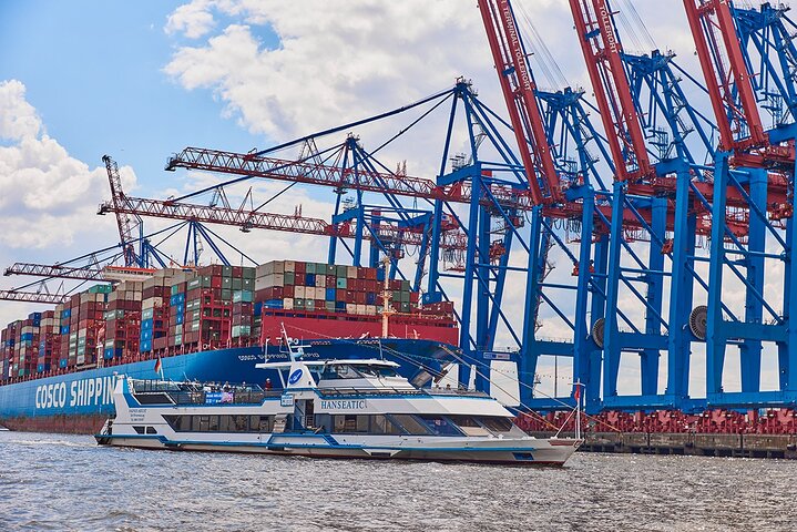 Hamburg: 1-hour harbor tour