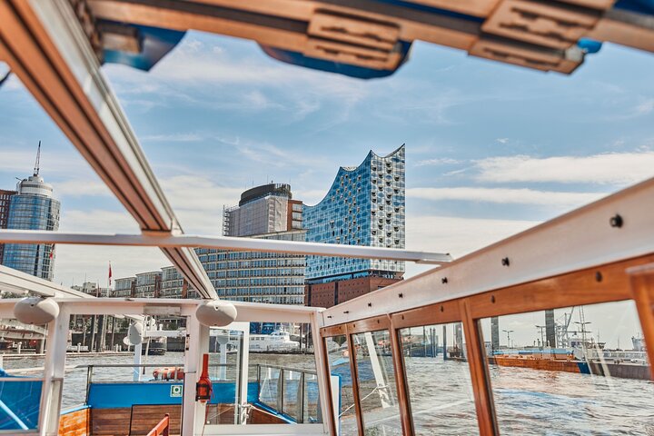 Hamburg: 1-hour harbor tour