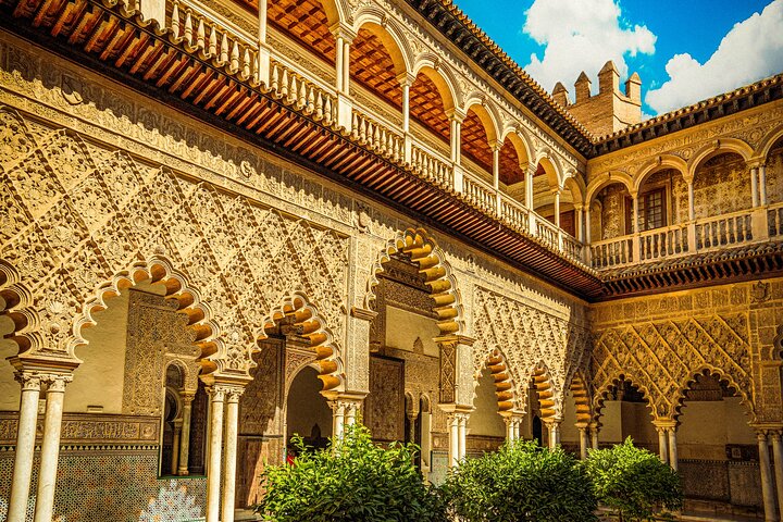 Skip the Line Seville Alcázar, Cathedral & Giralda Guided Tour