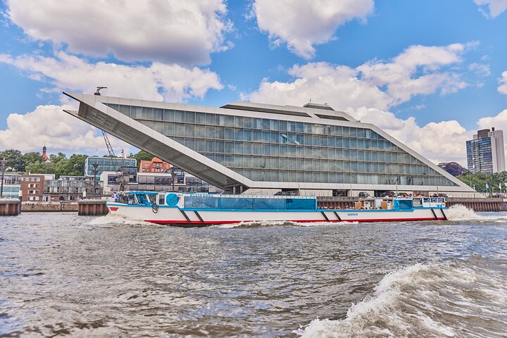 90-minute harbor tour through the Speicherstadt in Hamburg