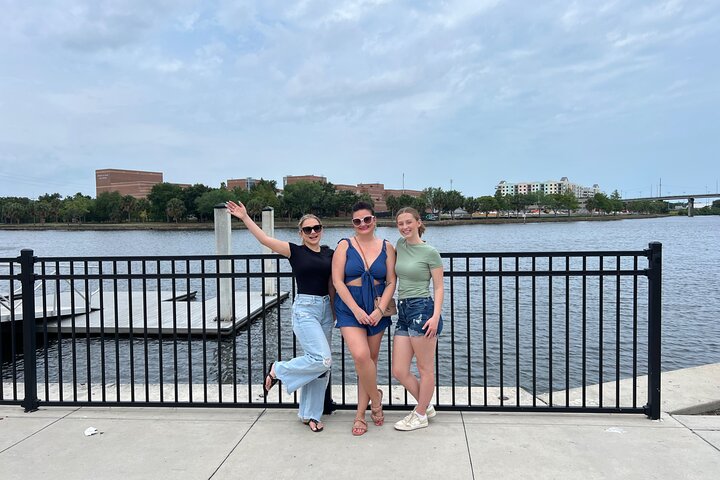 Locally-Guided Tampa Sightseeing Tour in Street-Legal Golf Cart