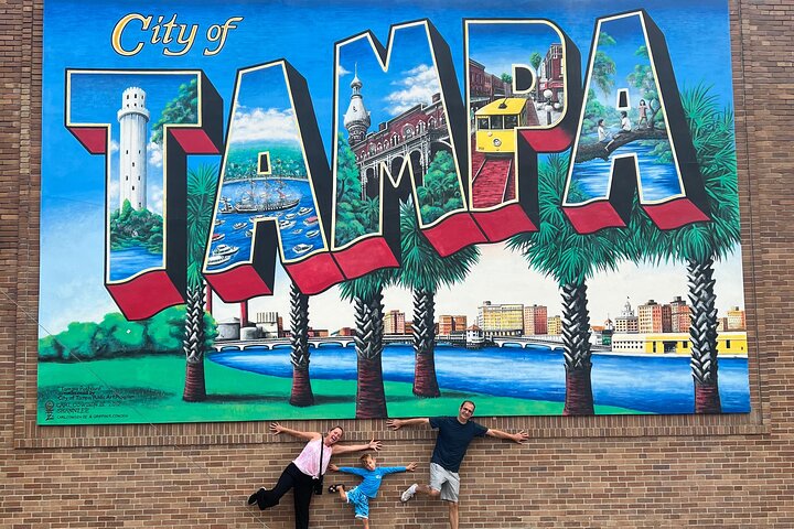 Locally-Guided Tampa Sightseeing Tour in Street-Legal Golf Cart