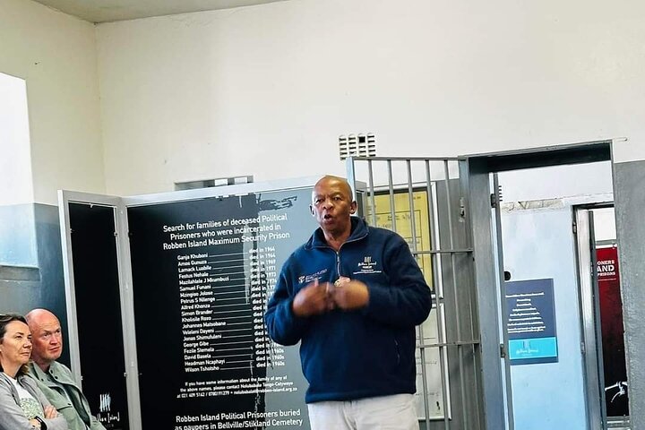 Robben Island Ferry Ticket &Guided Prison Tour with Pick-up& back