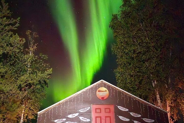 Intimate Aurora Tours Cozy Cabin Bucket List