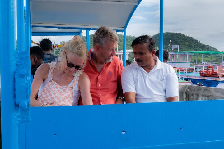 Mumbai City Sightseeing with Elephanta Caves Full Day Tour
