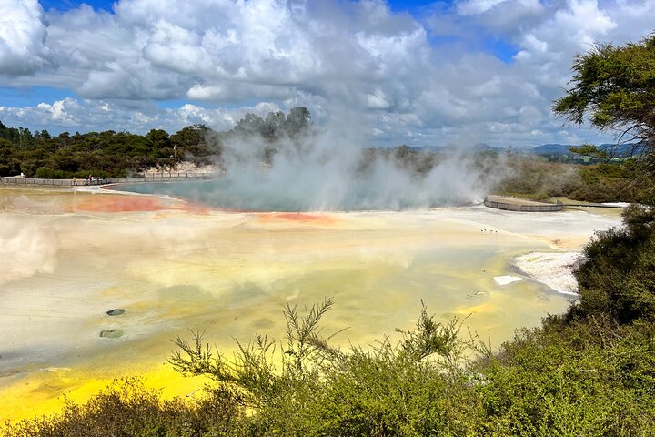 2 Days Private Tour in Tauranga, Rotorua, Taupo from Hamilton