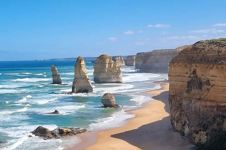 Great Ocean Road Reverse SUNRISE TOUR–SML GRP-DLX BUS Hotel Pikup