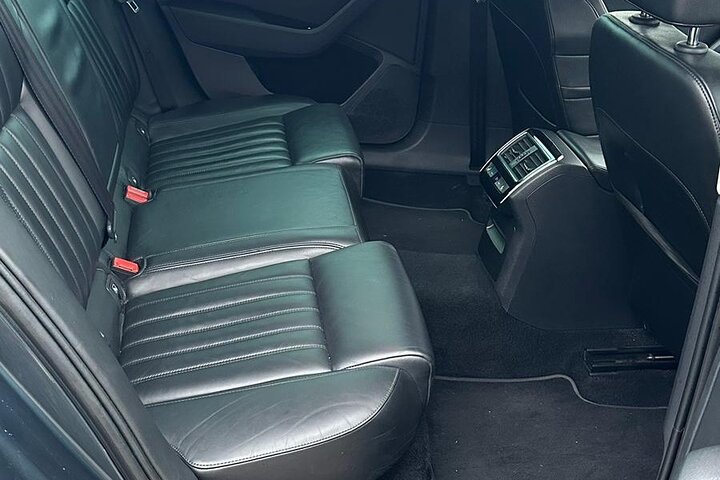 Portsmouth Private Transfer To or From Heathrow Airport