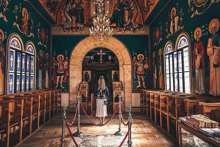 Private Walking Tour in Madaba with Local Guide