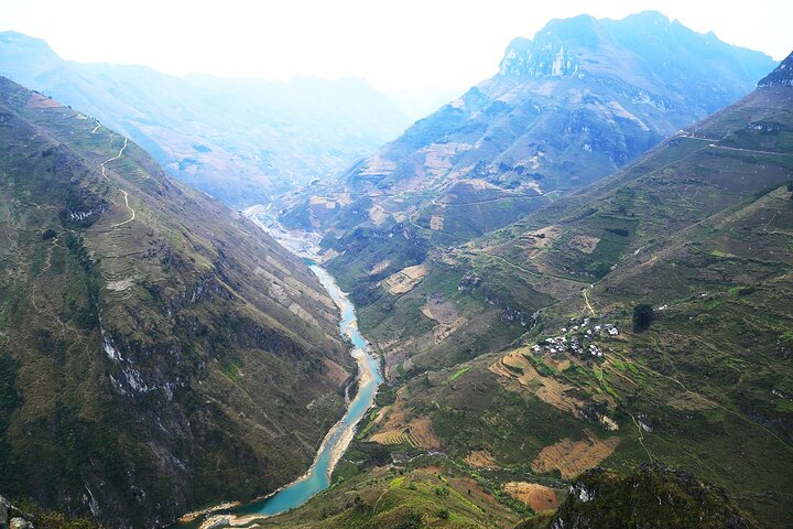 4-Day Motorbike Tour through Ha Giang’s Wonders