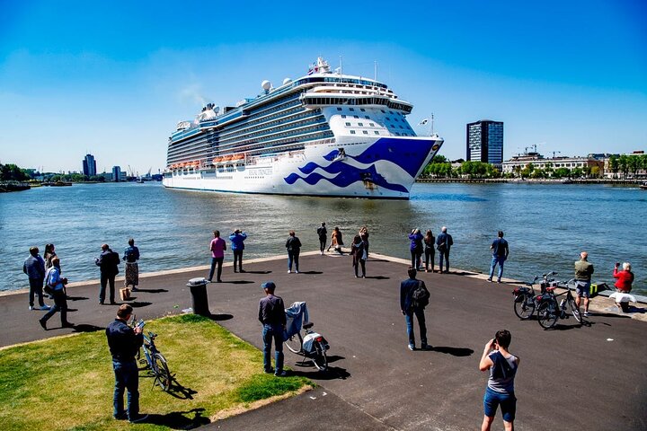 Portsmouth Cruise Port to Heathrow Airport Private Transfer