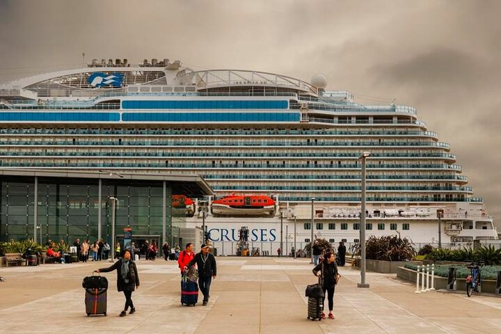 Portsmouth Cruise Port to Heathrow Airport Private Transfer