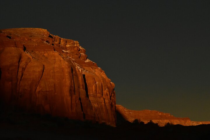 3.0 Hours of Monument Valley's Sunrise or Sunset 4×4 Tour