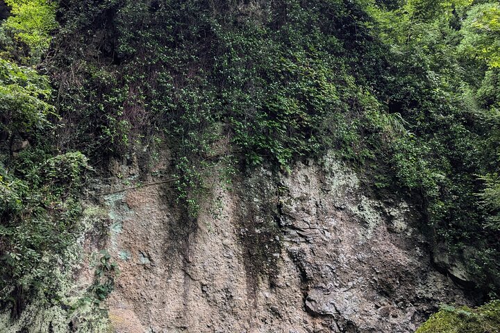 Walking through the Aso Caldera, Historical Walk along the "Bungo Kaido"