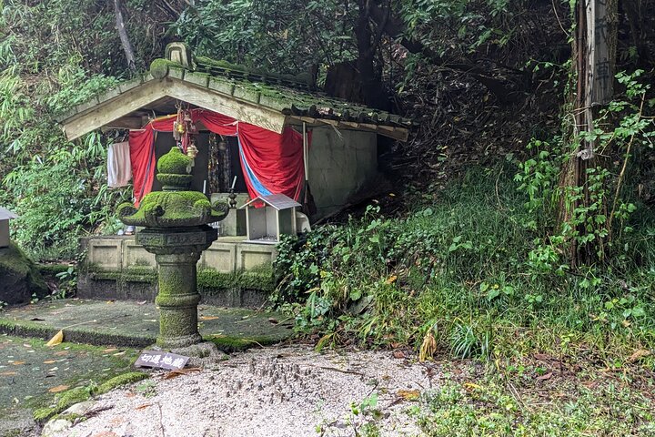 Walking through the Aso Caldera, Historical Walk along the "Bungo Kaido"