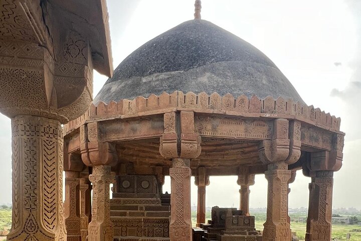Day Tour in Karachi Unesco Heritage