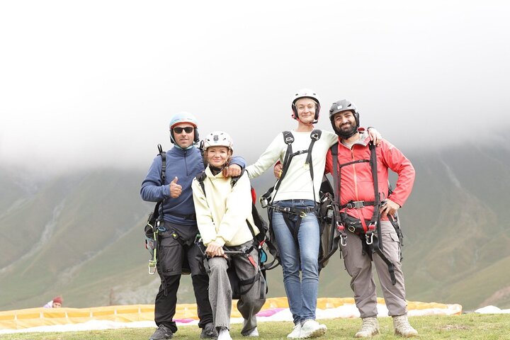 Gudauri: Paragliding with Free HD Video & Hotel Transfer