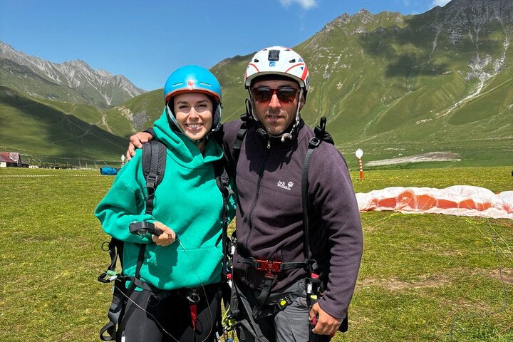 Gudauri: Paragliding with Free HD Video & Hotel Transfer