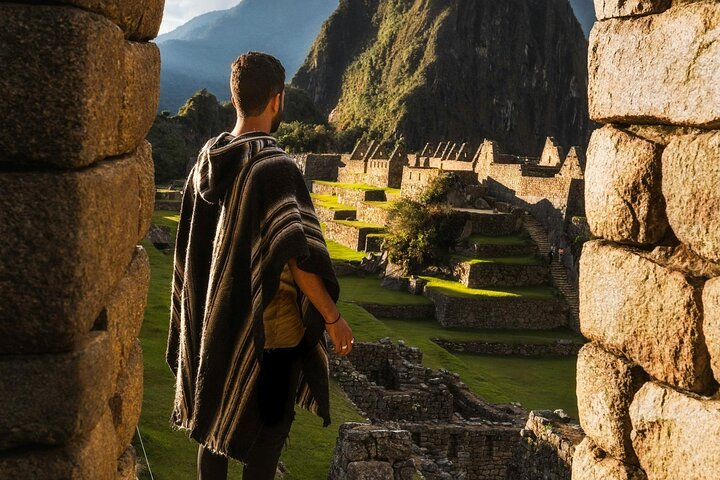 Machu Picchu Private Tour with Ticket, Bus from Aguas Calientes