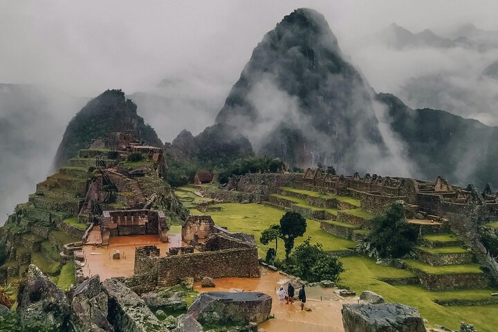 Machu Picchu Private Tour with Ticket, Bus from Aguas Calientes
